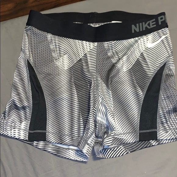 Nike Pants - Nike pro women’s spandex